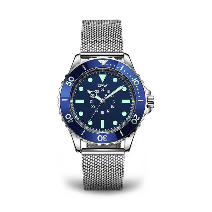 Tactical field watch in dive style