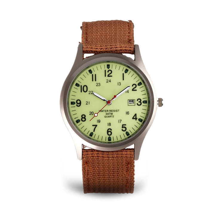 Casual wristwatch with military inspiration